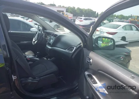 2017 Dodge Journey Crossroad z USA, uszkodzony, nr VIN 3C4PDCGG1HT554945